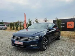 Albastru Utilizat 2020 VW Passat Business Berlinǎ | 13.900 EUR (Preț OK)