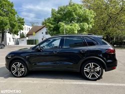 Culoarenegru Utilizat 2013 Porsche Cayenne SUV | 18.900 EUR (Preț OK)