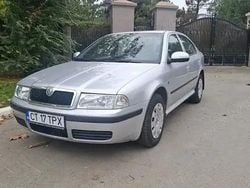 Argintiu Utilizat 2010 Skoda Octavia Berlinǎ | 2.750 EUR (Super Preț)