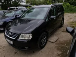 Negru Utilizat 2007 VW Touran Monovolum | 1.990 EUR (Super Preț)