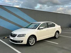 Alb Utilizat 2015 Skoda Octavia Style Berlinǎ | 7.000 EUR (Super Preț)