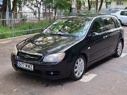 Negru Utilizat 2006 Kia Cerato EX Hatchback | 2.200 EUR