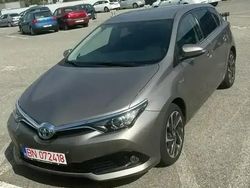 Gri Utilizat 2016 Toyota Auris Hybrid Hatchback | 15.500 EUR (Scump)