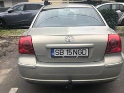 Utilizat 2005 Toyota Avensis Berlinǎ | 2.900 EUR (Preț bun)