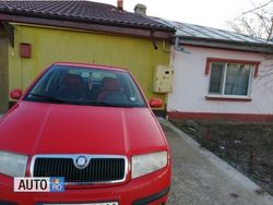 Rosu Utilizat 2006 Skoda Fabia Hatchback | 2.780 EUR (Scump)