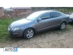 Alta Utilizat 2006 VW Passat Berlinǎ | 5.900 EUR