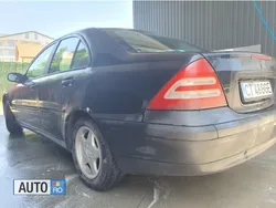 Albastru marin Utilizat 2001 Mercedes C180 Berlinǎ | 1.500 EUR