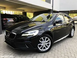 Culoarenegru Utilizat 2017 Volvo V40 CC Summum Break | 12.950 EUR