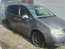 Utilizat 2005 VW Touran Monovolum | 10.000 EUR