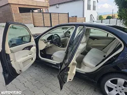 Culoarenegru Utilizat 2004 Mercedes E200 Classic Berlinǎ | 4.200 EUR