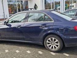 Culoarealbastru Utilizat 2013 Mercedes E200 Berlinǎ | 8.490 EUR (Preț bun)