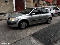 Culoareargint Utilizat 2007 Renault Mégane II Dynamique Hatchback | 1.100 EUR (Puțin scump)