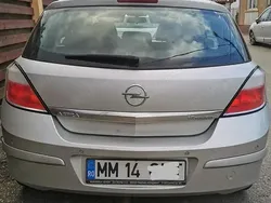Gri Utilizat 2004 Opel Astra Hatchback | 1.990 EUR (Preț OK)