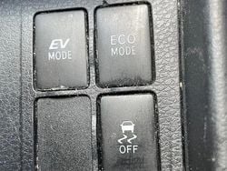 Culoarealb Utilizat 2019 Toyota Yaris Hybrid Eco | 14.000 EUR (Preț OK)