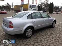 Gri Utilizat 2001 VW Passat Berlinǎ | 2.199 EUR (Preț OK)