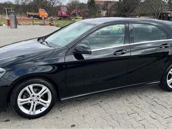 Negru Utilizat 2015 Mercedes A180 Hatchback | 8.600 EUR (Super Preț)