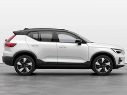 ["crystal white"] Utilizat 2023 Volvo XC40 Plus SUV | 51.837 EUR
