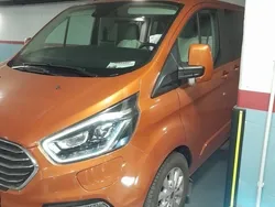 Portocaliu Utilizat 2019 Ford Tourneo Custom Van | 35.000 EUR