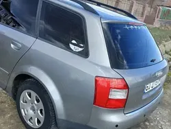 Utilizat 2004 Audi A4 Berlinǎ | 2.200 EUR