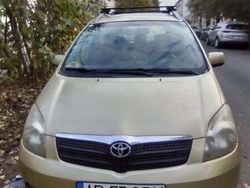 Auriu Utilizat 2002 Toyota Corolla Verso Monovolum | 1.300 EUR