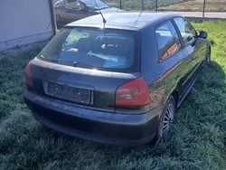 Negru Utilizat 1997 Audi A3 | 800 EUR