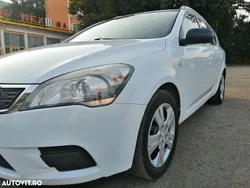 Alb Utilizat 2010 Kia Ceed Spirit Break | 3.950 EUR (Puțin scump)