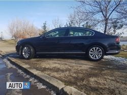 Negru metalizat Utilizat 2016 VW Passat Highline Berlinǎ | 25.000 EUR