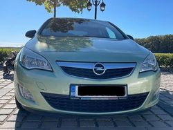 Culoareverde Utilizat 2010 Opel Astra Enjoy Hatchback | 4.450 EUR (Puțin scump)