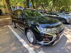 Negru Utilizat 2019 Mitsubishi Outlander P-HEV Intense SUV | 17.850 EUR