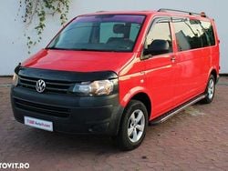 Culoarerosu Utilizat 2014 VW T5 Trendline Van | 13.900 EUR