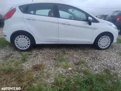 Alb Utilizat 2011 Ford Fiesta Hatchback | 3.750 EUR (Preț OK)