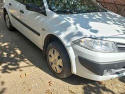 Culoarealb Utilizat 2009 Renault Mégane III Hatchback | 2.000 EUR (Super Preț)
