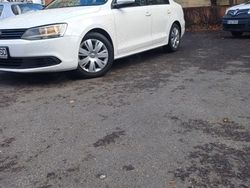 Alb Utilizat 2012 VW Jetta Berlinǎ | 5.800 EUR (Preț OK)