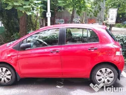 Rosu Utilizat 2010 Toyota Yaris Hatchback | 3.400 EUR