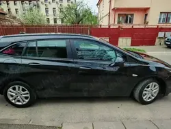 Negru Utilizat 2019 Opel Astra Break | 6.000 EUR (Super Preț)