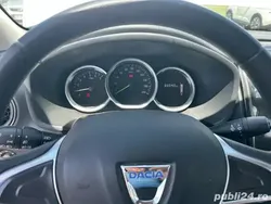 Argintiu Utilizat 2017 Dacia Logan Berlinǎ | 5.700 EUR (Preț bun)