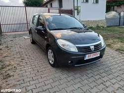 Gri Utilizat 2009 Dacia Sandero Lauréate Hatchback | 1.950 EUR (Preț bun)