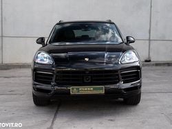Culoarenegru Utilizat 2018 Porsche Cayenne Platinum Edition SUV | 36.500 EUR