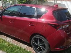 Roșu Utilizat 2018 Toyota Auris Hybrid Hatchback | 16.500 EUR (Preț OK)