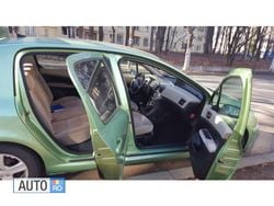 Verde Utilizat 2004 Peugeot 307 Hatchback | 2.400 EUR (Preț OK)