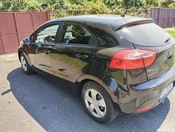 Negru Utilizat 2012 Kia Rio Hatchback | 3.700 EUR (Preț OK)