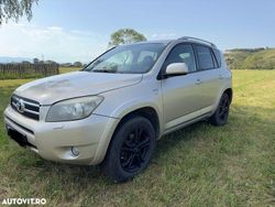 Culoaremaro Utilizat 2006 Toyota RAV4 SUV | 4.250 EUR (Scump)