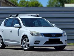Alb Utilizat 2012 Kia Ceed LX Hatchback | 3.580 EUR (Super Preț)