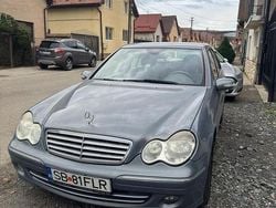 Culoaregri Utilizat 2007 Mercedes C200 Elegance Berlinǎ | 5.900 EUR (Scump)