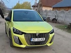 Utilizat 2024 Peugeot 208 Hatchback | 12.000 EUR (Preț bun)