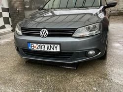 Utilizat 2013 VW Jetta Highline Berlinǎ | 5.500 EUR (Preț bun)