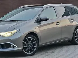 Argint Utilizat 2015 Toyota Auris Hybrid Design Break | 10.650 EUR (Preț OK)