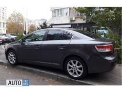 Gri Utilizat 2010 Toyota Avensis Executive Berlinǎ | 7.900 EUR (Puțin scump)