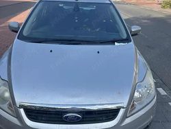Utilizat 2012 Ford Focus Berlinǎ | 950 EUR