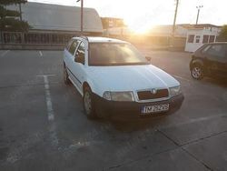Alb Utilizat 2009 Skoda Octavia Break | 899 EUR (Preț bun)